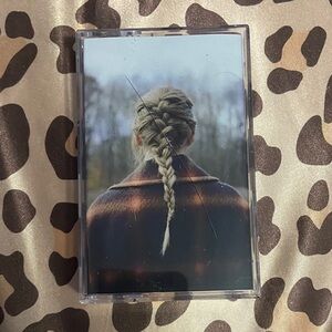 taylor swift - evermore casette